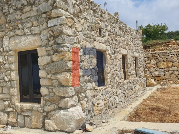 R9-3982 Land with Guest Houses for Sale in Chabtine Batroun | 2,925 m² | Pool & Expansion Permit — Photo 2 sur 5