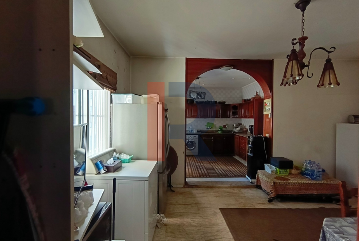 R9-4042 Grand 370m² Luxury Apartment for Sale on Miten Street Tripoli | Near Masjid El Rawda — Photo 8 of 14